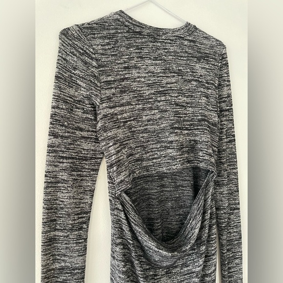 Aritzia Wilfred Free Luma Cut Out Tee - Picture 6 of 14